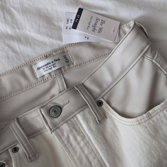 Abercrombie Mixed Fabric Ultra High Rise 90s Straight Jean 27 extra short - Picture 7 of 9